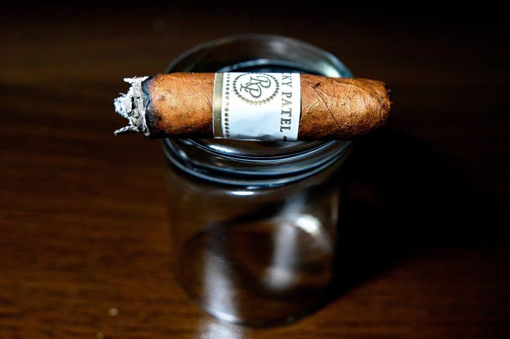ロッキーパテル ヴィンテージ 1999 コネチカット ミニ/Rocky Patel Vintage 1999 Connecticut Mini｜葉巻/シガー初心者の喫煙レビューブログ｜喫煙終盤の最後ファイナルサード