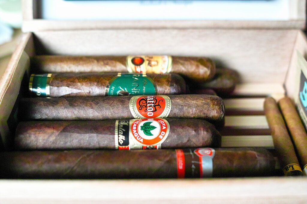 葉巻の吸い方・楽しみ方│レトロヘイリング 葉巻喫煙技法｜葉巻/シガー初心者の喫煙レビューブログ｜挿入画像4