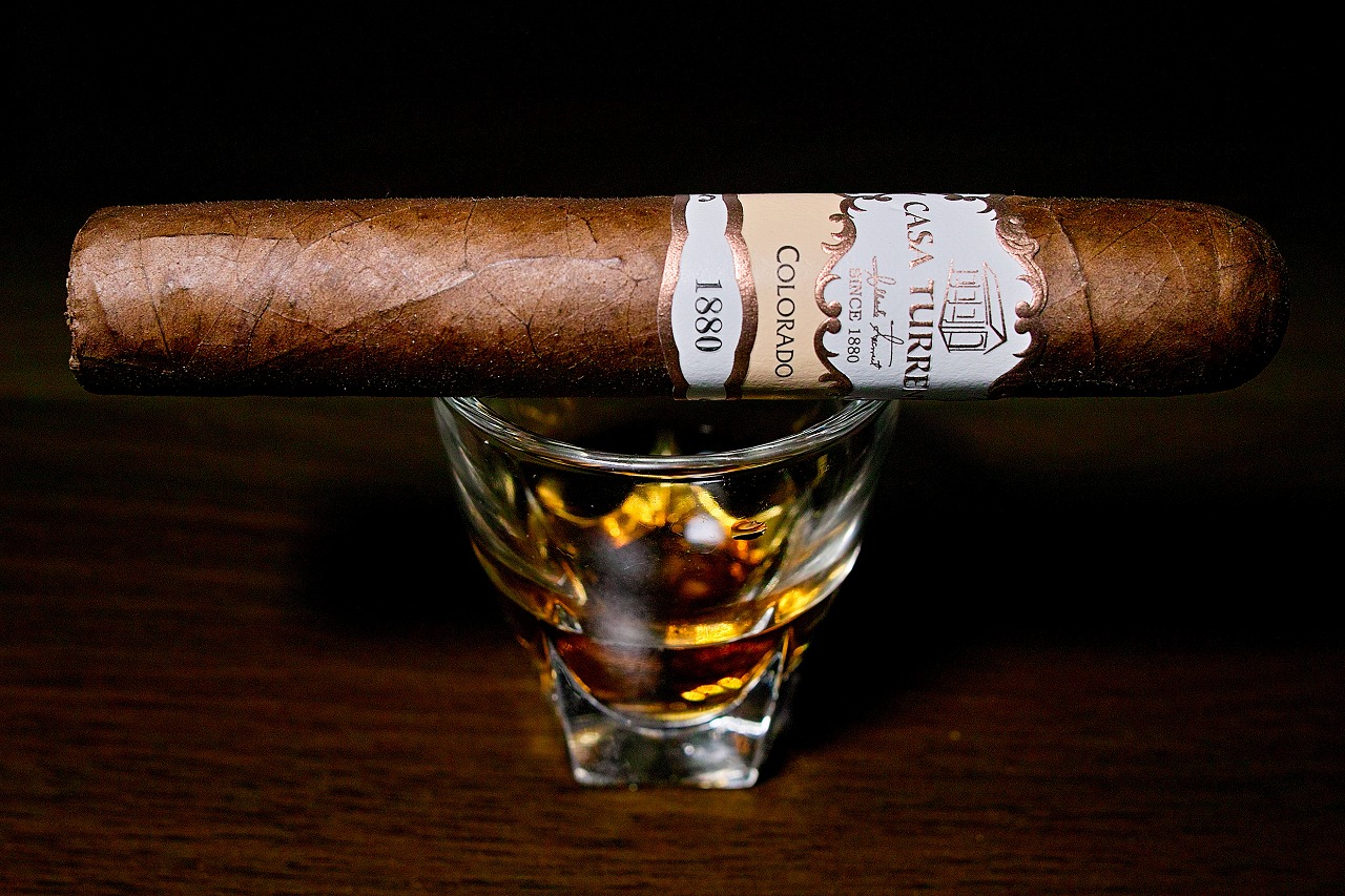 カーサ・トゥラント 1880 コロラド ショートロブスト/Casa Turrent 1880 Colorado Short Robusto Cigar Review｜葉巻/シガー初心者の喫煙レビューブログ｜ギャラリー1