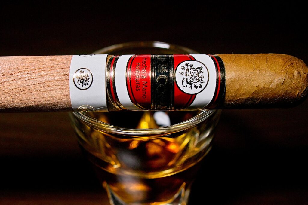 フロール・デ・コパン コロナ/Flor de Copan Corona Cigar Review｜葉巻/シガー初心者の喫煙レビューブログ｜ギャラリー5