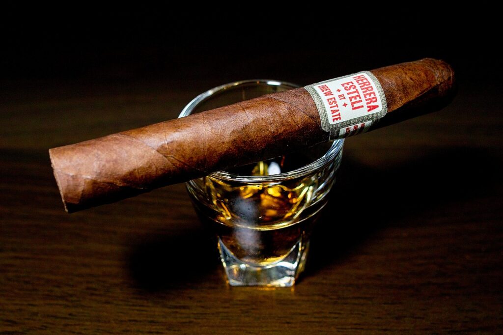 ドリュー・エステート ヘレーラ・エステリ ハバノ ショートコロナゴルダ/Drew Estate Herrera Esteli Habano Short Corona Gorda cigar review｜葉巻/シガー初心者の喫煙レビューブログ｜ギャラリー3
