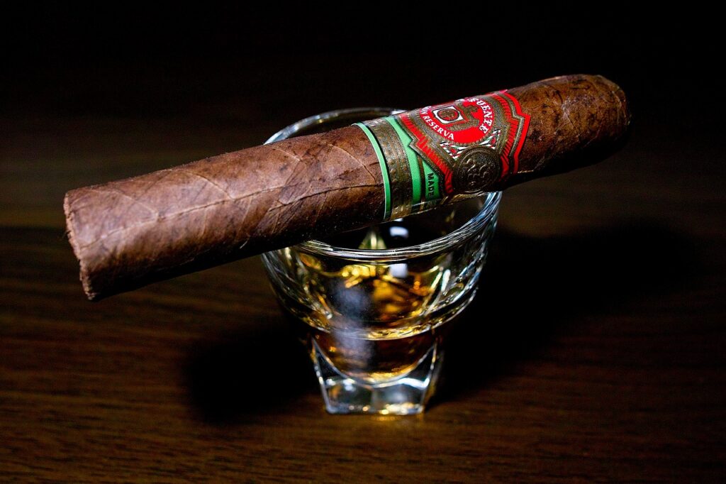 アルトゥーロ・フエンテ グランレゼルバ ロスチャイルド/Arturo Fuente Gran Reserva Natural Rothschilds Cigar Review|葉巻/シガー初心者の喫煙レビューブログ|ギャラリー3