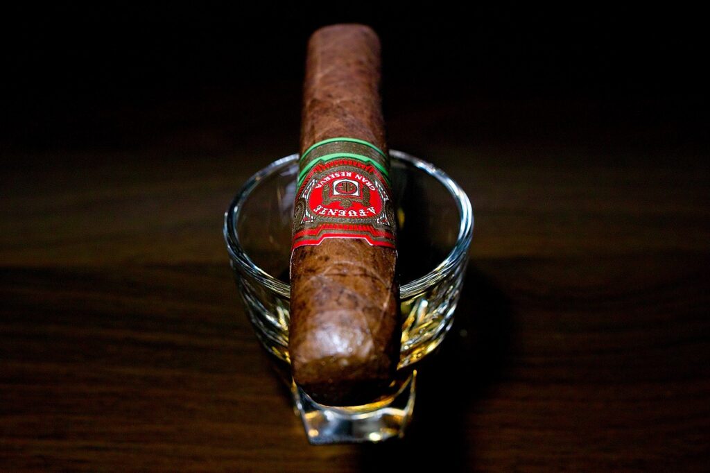 アルトゥーロ・フエンテ グランレゼルバ ロスチャイルド/Arturo Fuente Gran Reserva Natural Rothschilds Cigar Review|葉巻/シガー初心者の喫煙レビューブログ|ギャラリー4