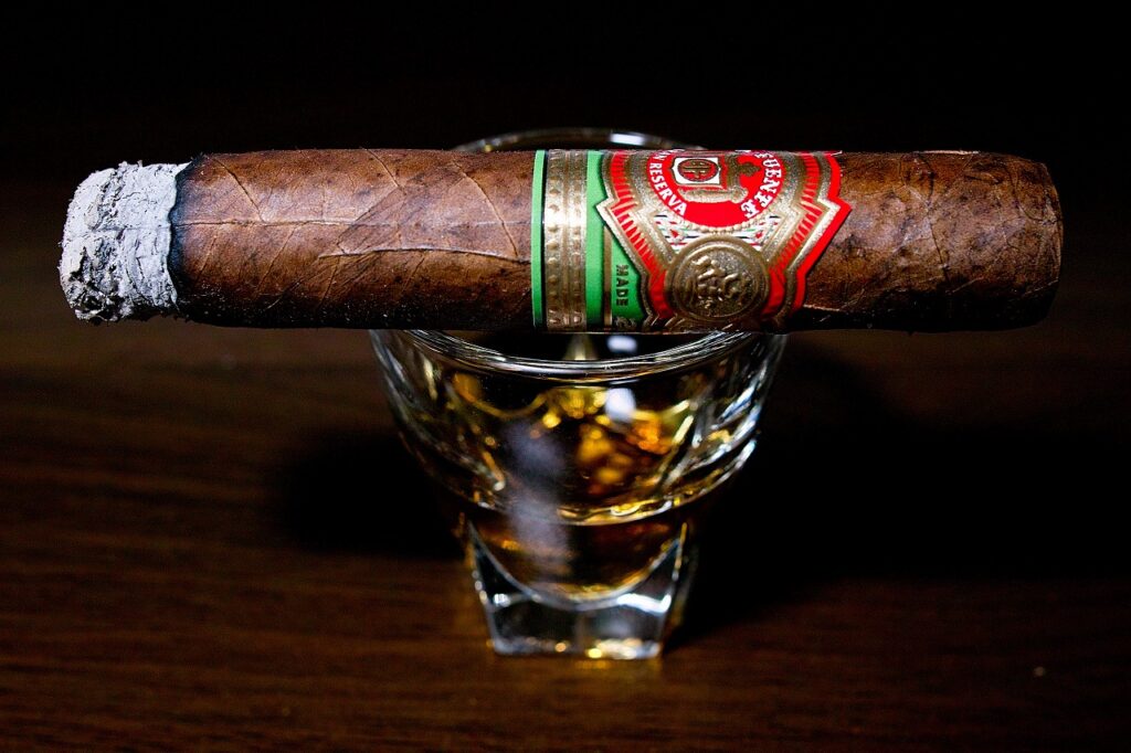 アルトゥーロ・フエンテ グランレゼルバ ロスチャイルド/Arturo Fuente Gran Reserva Natural Rothschilds Cigar Review|葉巻/シガー初心者の喫煙レビューブログ|喫煙序盤ファーストサード