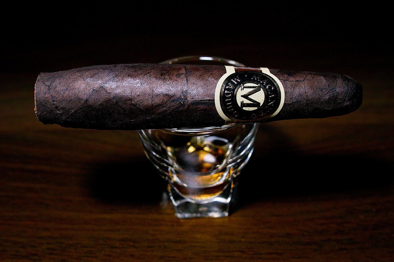 マカヌード マデューロ ディプロマット/Macanudo Maduro Diplomat Cigar Review｜葉巻/シガー初心者の喫煙レビューブログ｜ギャラリー1