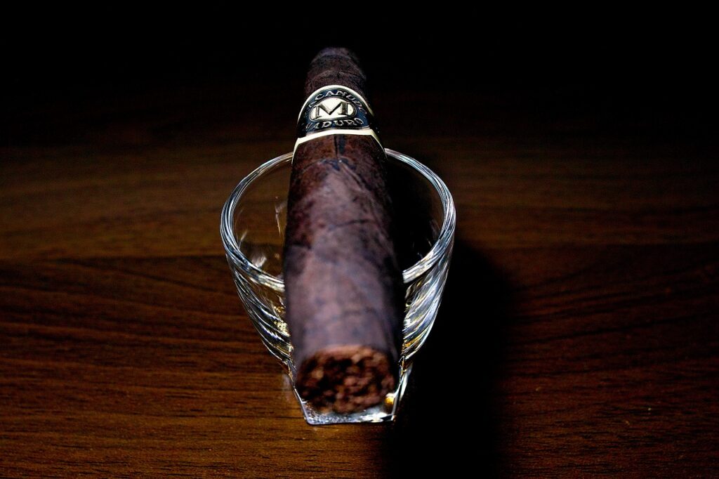 マカヌード マデューロ ディプロマット/Macanudo Maduro Diplomat Cigar Review｜葉巻/シガー初心者の喫煙レビューブログ｜ギャラリー5