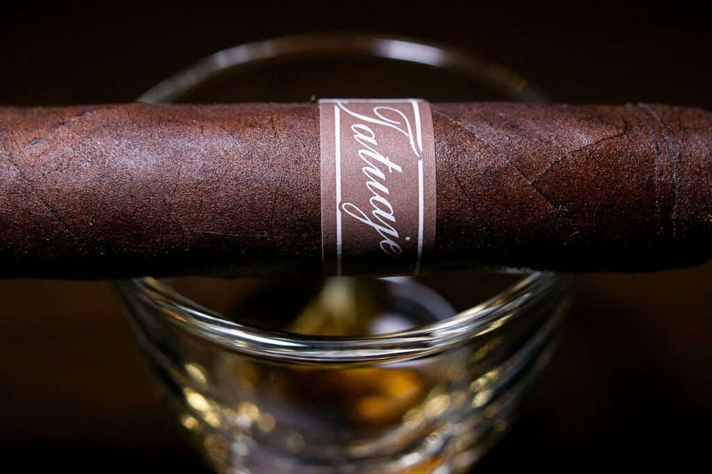 タトゥアヘ ペティカサドレス/Tatuaje Petit Cazadores Reserva Cigar Review｜葉巻/シガー初心者の喫煙レビューブログ｜ギャラリー6