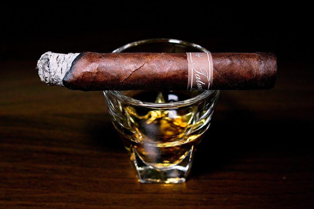 タトゥアヘ ペティカサドレス/Tatuaje Petit Cazadores Reserva Cigar Review|葉巻/シガー初心者の喫煙レビューブログ|喫煙序盤ファーストサード