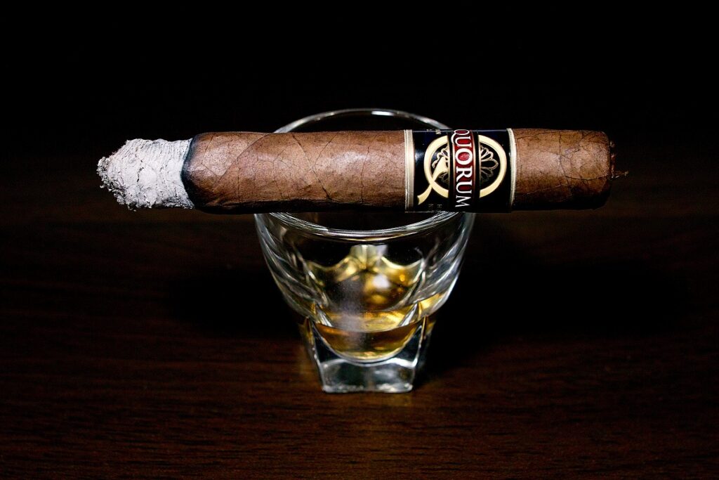 クオラム クラシック コロナ/Quorum Classic Corona Cigar Review|葉巻/シガー初心者の喫煙レビューブログ|喫煙中盤セカンドサード