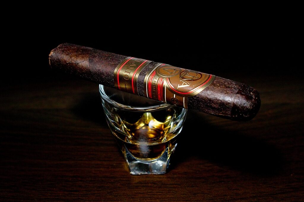 オリバ セリー V メラニオ マデューロ ロブスト/Oliva Serie V Melanio Maduro Robusto Cigar Review｜葉巻/シガー初心者の喫煙レビューブログ｜ギャラリー2