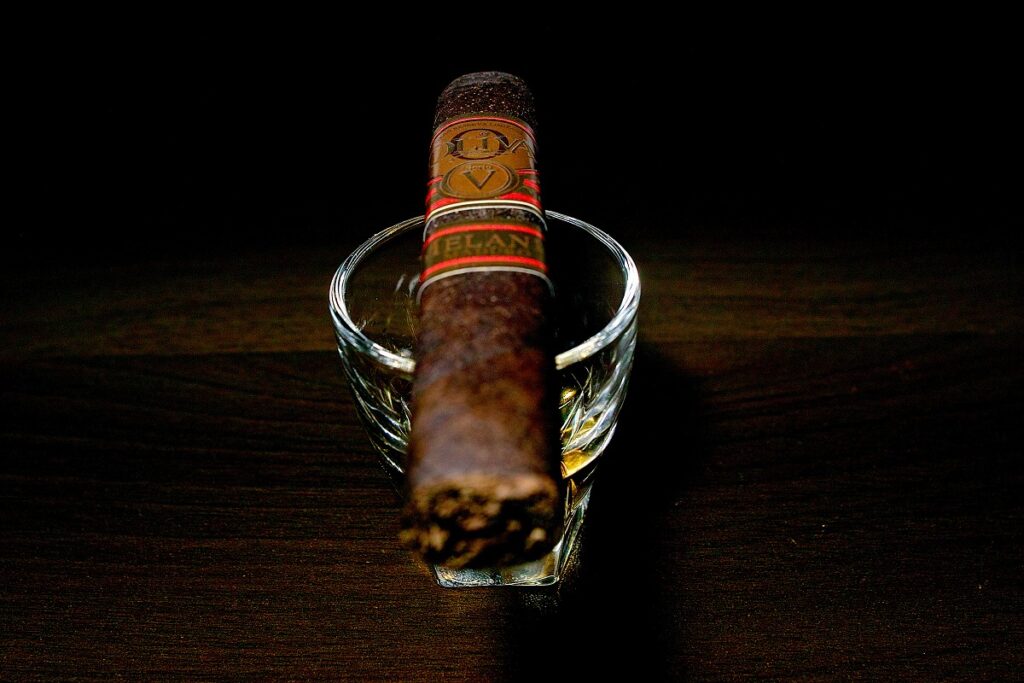 オリバ セリー V メラニオ マデューロ ロブスト/Oliva Serie V Melanio Maduro Robusto Cigar Review｜葉巻/シガー初心者の喫煙レビューブログ｜ギャラリー5