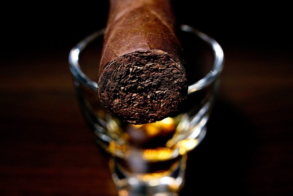 ナブ サングロウン 460/Oliva Nub Habano Sun Grown 460 Cigar Review｜葉巻/シガー初心者の喫煙レビューブログ｜ギャラリー6