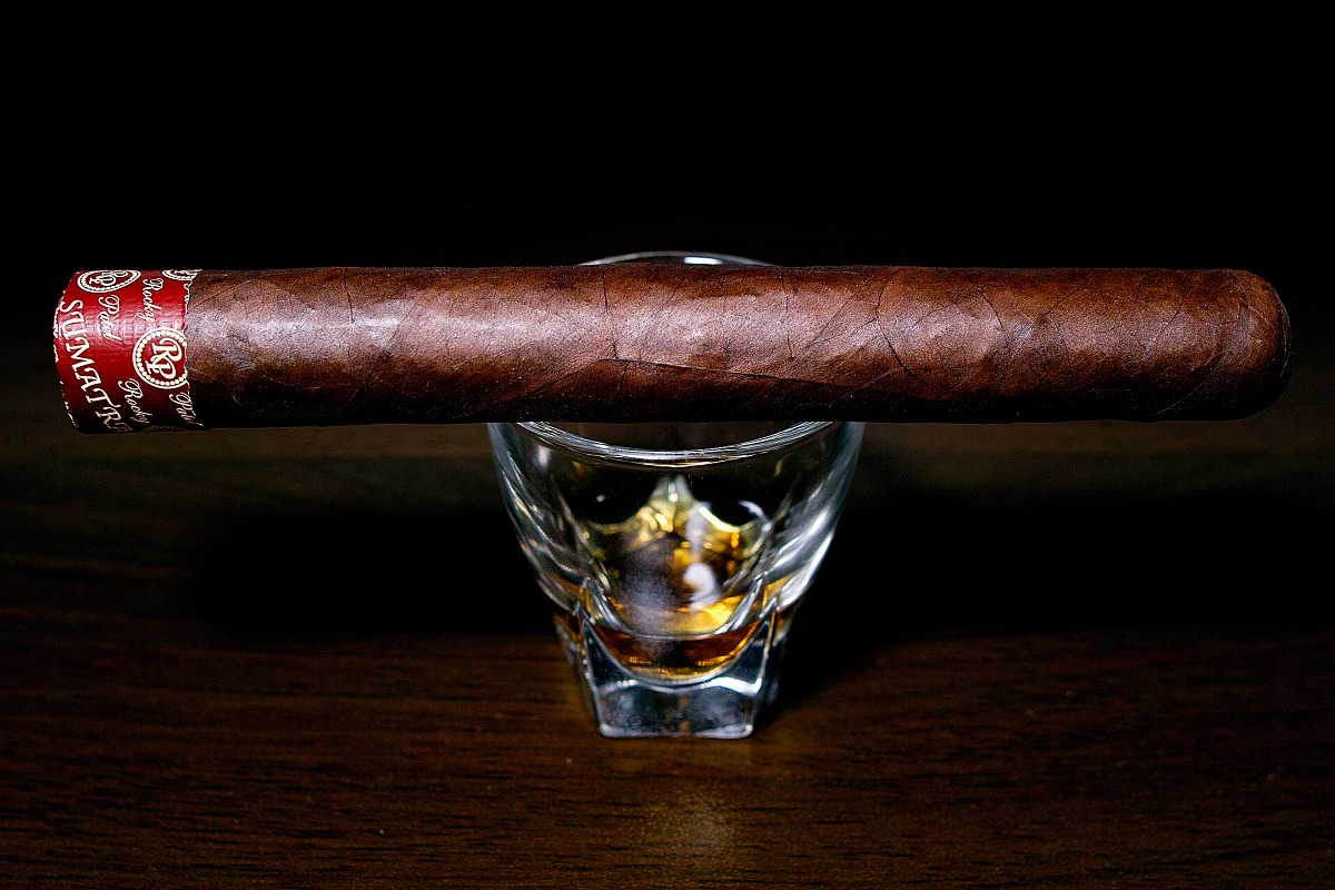 ロッキーパテル エッジ スマトラ トロ/Rocky Patel The Edge Sumatra Toro Cigar Review｜葉巻/シガー初心者の喫煙レビューブログ｜ギャラリー1