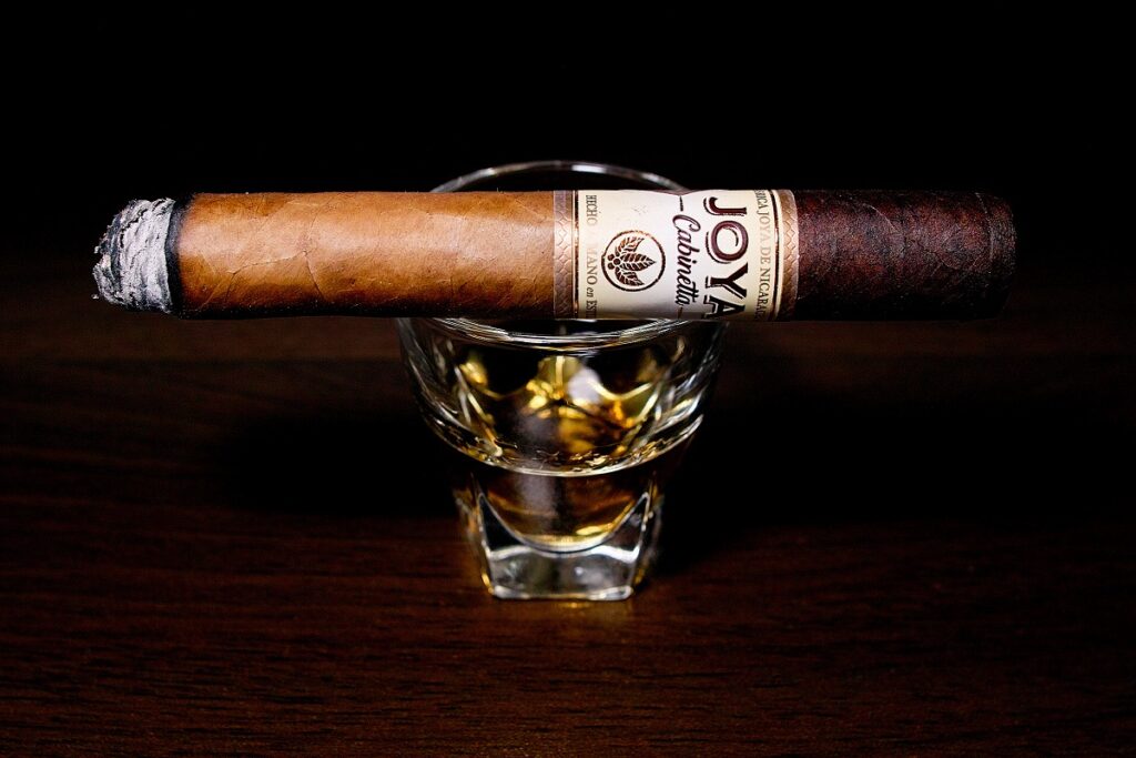 ホヤ・デ・ニカラグア キャビネッタ コロナ/Joya de Nicaragua Cabinetta Corona Gorda Cigar Review|葉巻/シガー初心者の喫煙レビューブログ|喫煙序盤ファーストサード