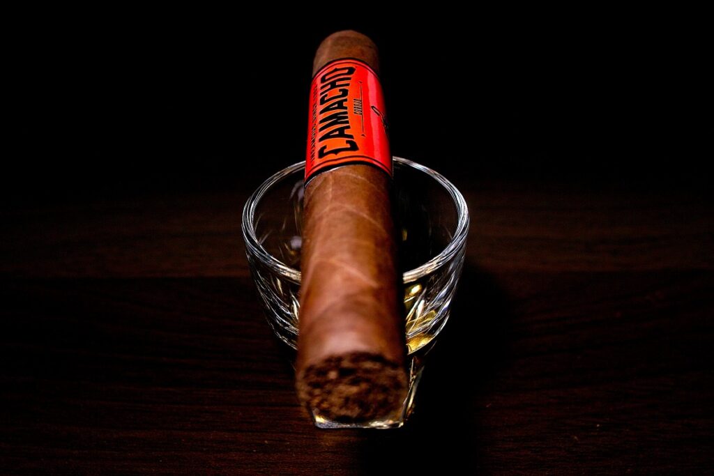 カマチョ コロホ ロブスト/Camacho Corojo Robusto Cigar Review｜葉巻/シガー初心者の喫煙レビューブログ｜ギャラリー4