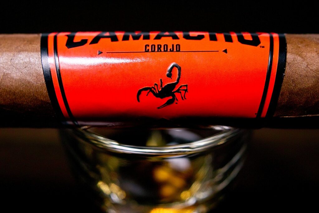 カマチョ コロホ ロブスト/Camacho Corojo Robusto Cigar Review｜葉巻/シガー初心者の喫煙レビューブログ｜ギャラリー7
