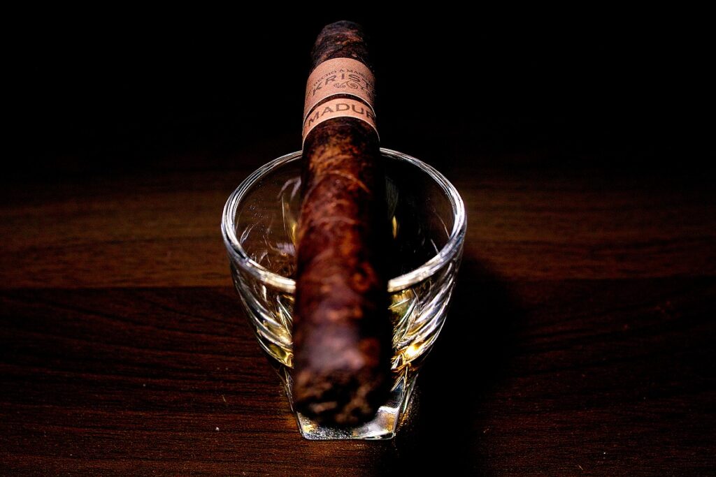 クリストフ マデューロ コロナ/Kristoff Original Maduro Corona Cigar Review｜葉巻/シガー初心者の喫煙レビューブログ｜ギャラリー5