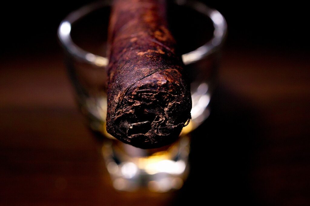 クリストフ マデューロ コロナ/Kristoff Original Maduro Corona Cigar Review｜葉巻/シガー初心者の喫煙レビューブログ｜ギャラリー6