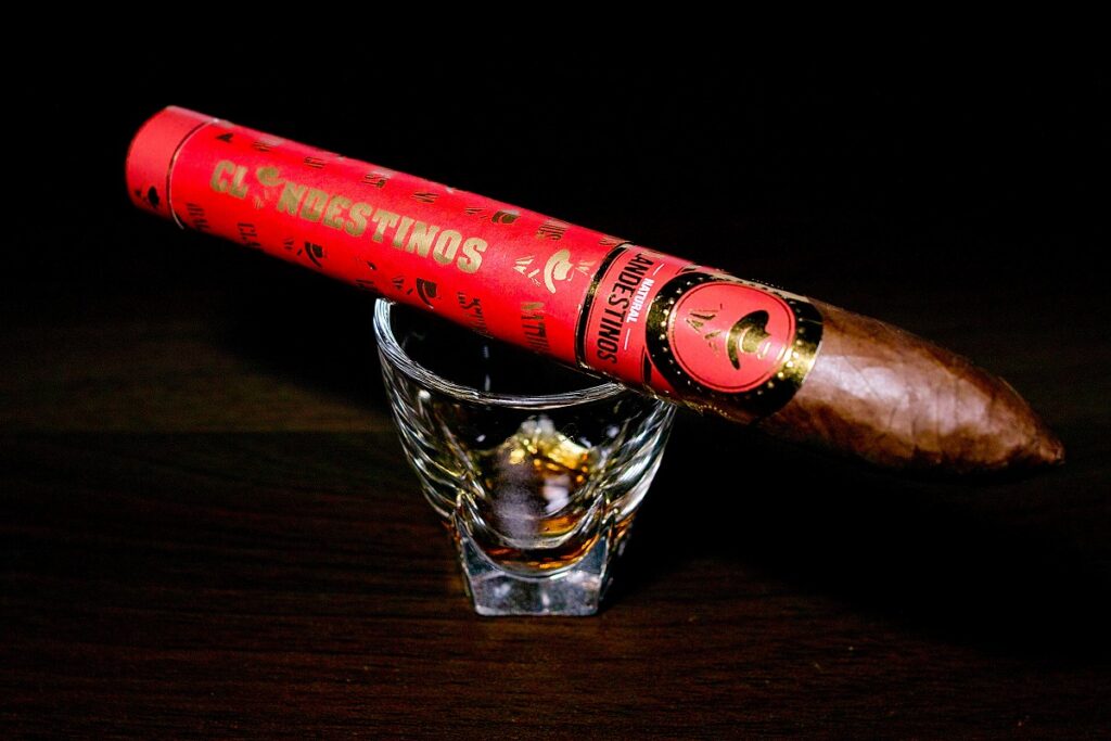 クランデスティノス ナチュラル ドンアレハンドロ/Clandestinos Natural Don Alejandro Cigar Review｜葉巻/シガー初心者の喫煙レビューブログ｜ギャラリー2