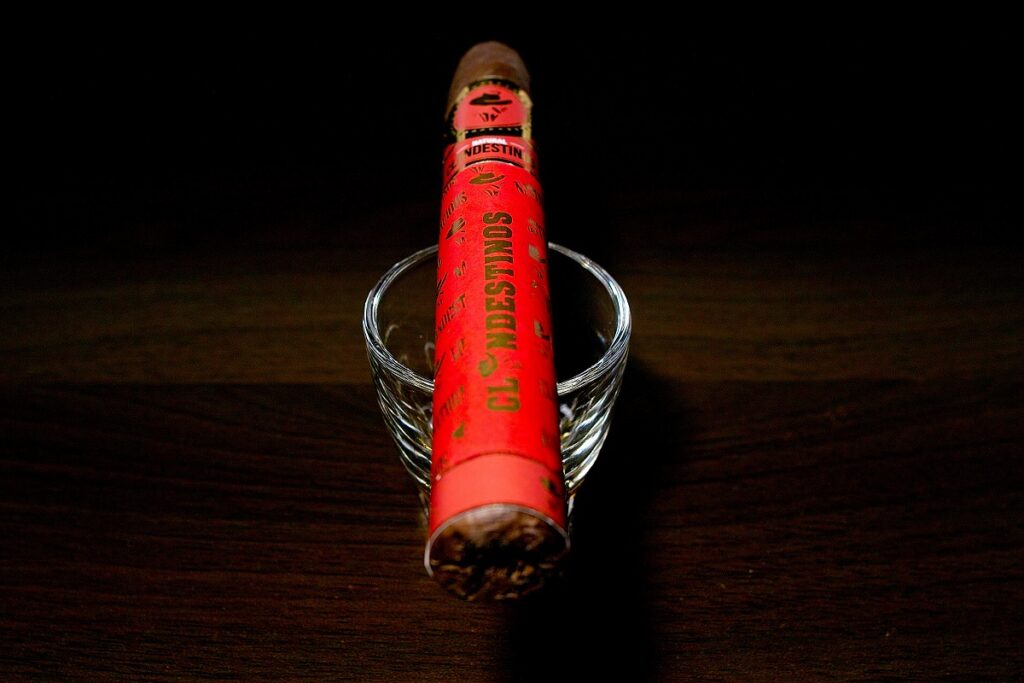 クランデスティノス ナチュラル ドンアレハンドロ/Clandestinos Natural Don Alejandro Cigar Review｜葉巻/シガー初心者の喫煙レビューブログ｜ギャラリー5