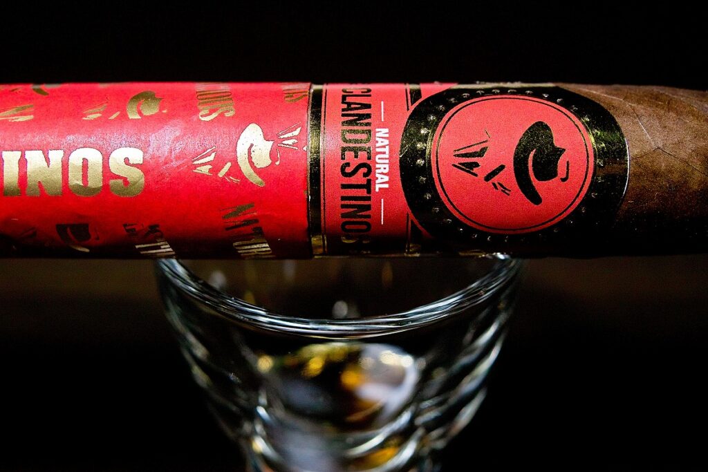 クランデスティノス ナチュラル ドンアレハンドロ/Clandestinos Natural Don Alejandro Cigar Review｜葉巻/シガー初心者の喫煙レビューブログ｜ギャラリー7