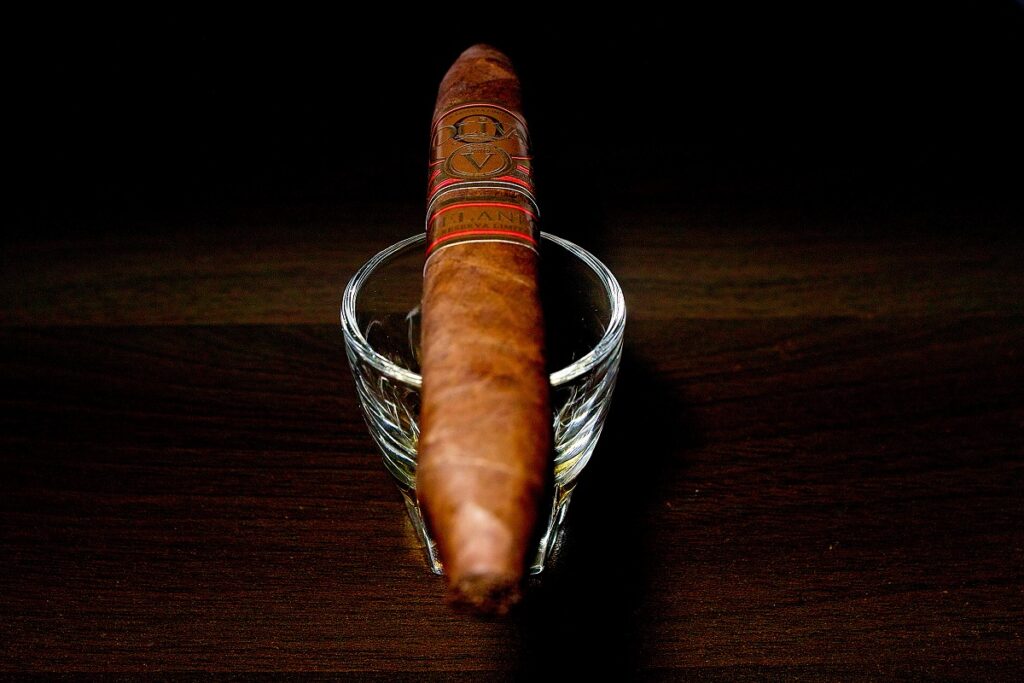 オリバ セリー V メラニオ フィグラド/Oliva Serie V Melanio Figurado Cigar Review｜葉巻/シガー初心者の喫煙レビューブログ｜ギャラリー5