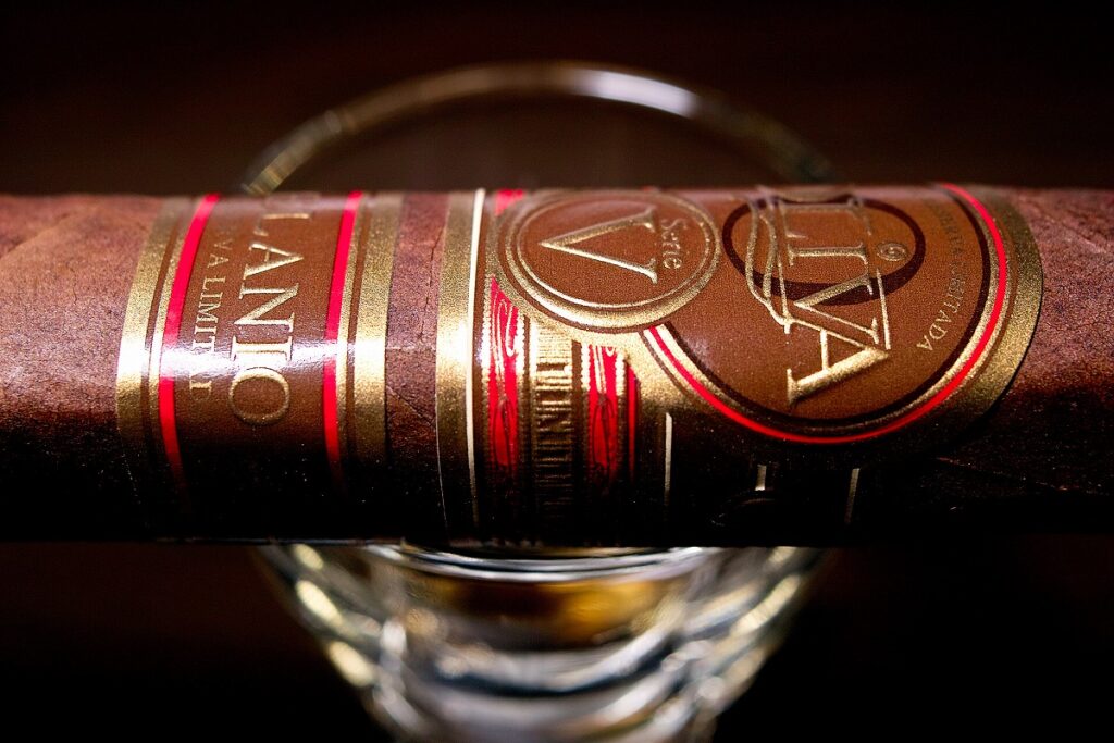 オリバ セリー V メラニオ フィグラド/Oliva Serie V Melanio Figurado Cigar Review｜葉巻/シガー初心者の喫煙レビューブログ｜ギャラリー7