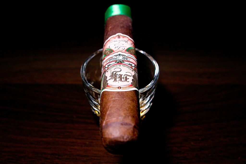 マイファーザー ラ オプレンシア ロブスト/My Father La Opulencia Robusto Cigar Review｜葉巻/シガー初心者の喫煙レビューブログ｜ギャラリー4