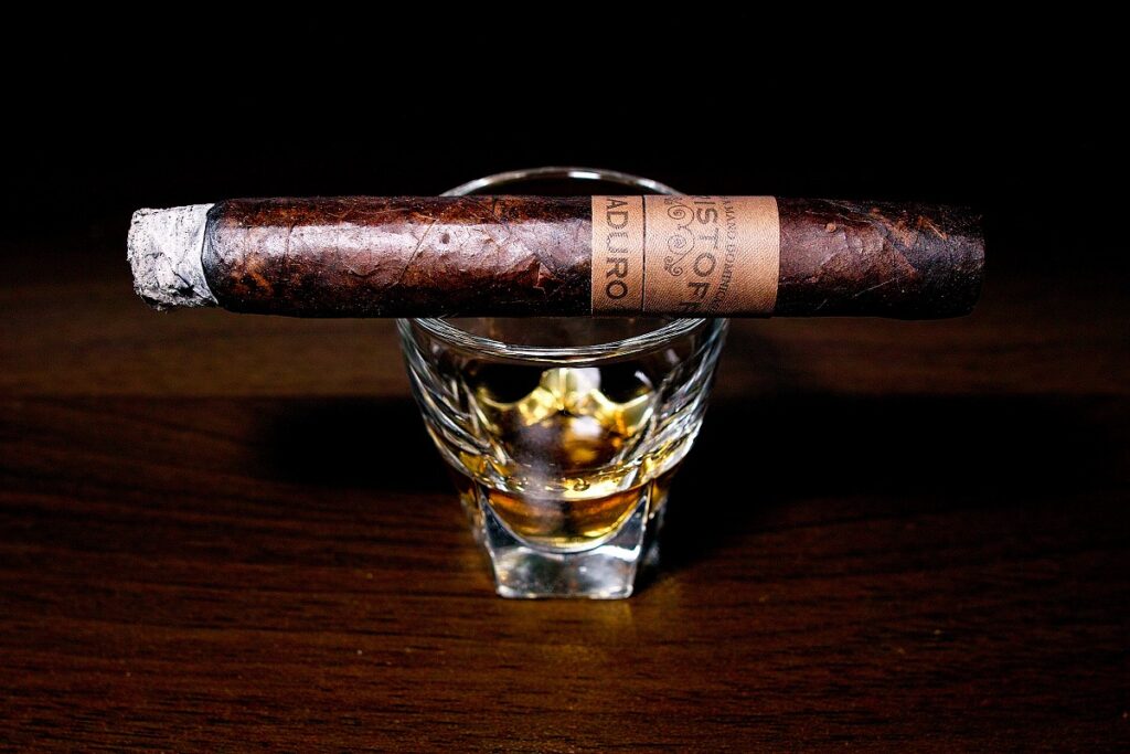 クリストフ マデューロ コロナ/Kristoff Original Maduro Corona Cigar Review|葉巻/シガー初心者の喫煙レビューブログ|喫煙序盤ファーストサード