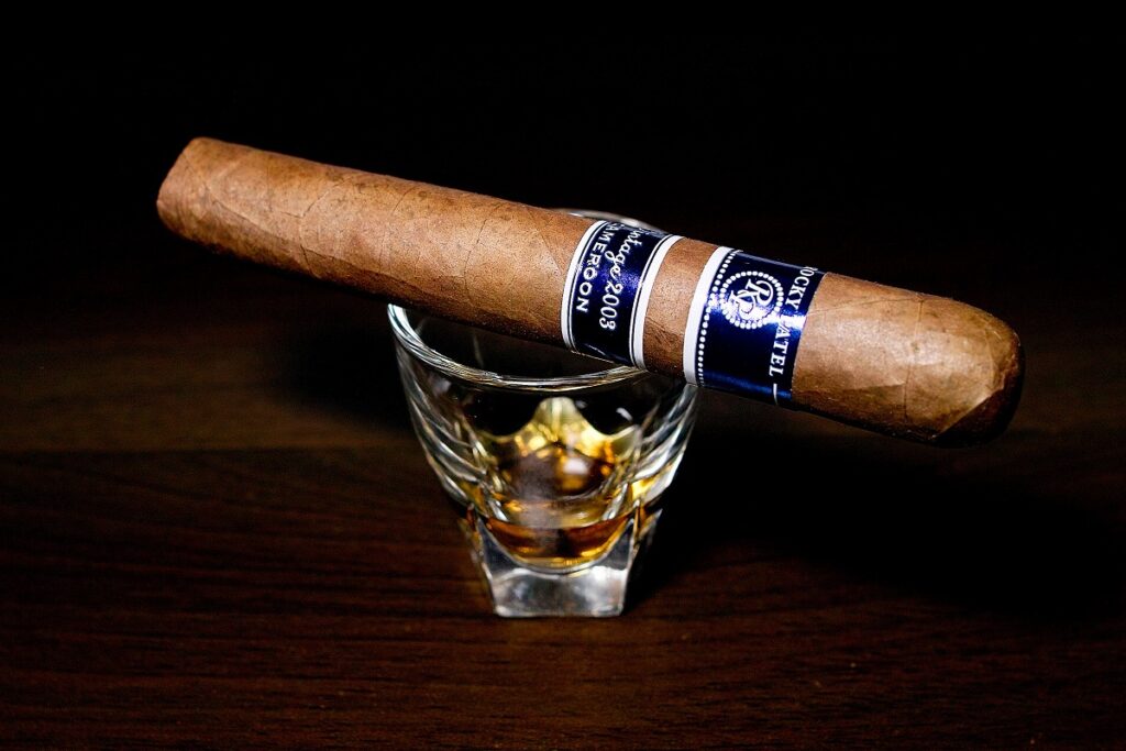 ロッキーパテル ヴィンテージ 2003 ロブスト/Rocky Patel Vintage 2003 Cameroon Robusto Cigar Review｜葉巻/シガー初心者の喫煙レビューブログ｜ギャラリー2