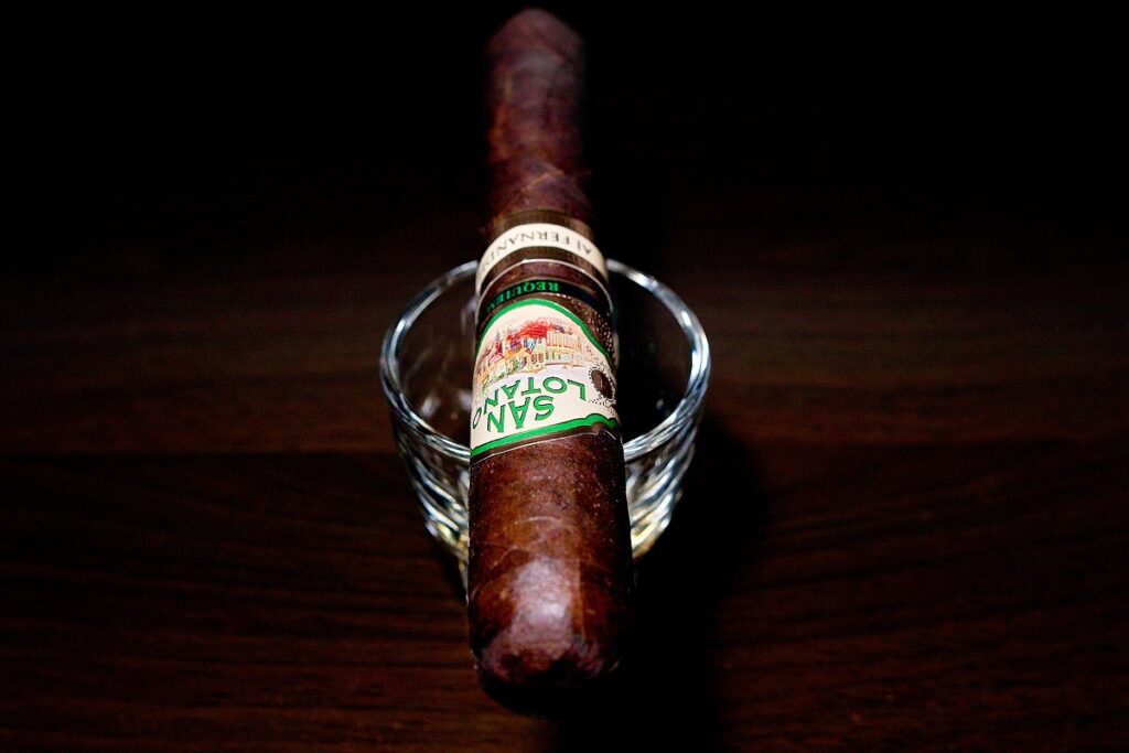 A.J. フェルナンデス サンロターノ ハバノ トロ/A.J. Fernandez San Lotano Requiem Habano Toro Cigar Review｜葉巻/シガー初心者の喫煙レビューブログ｜ギャラリー4