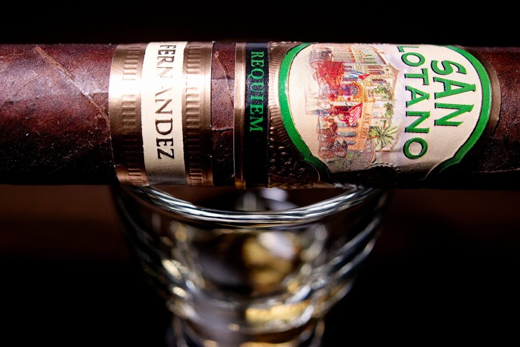 A.J. フェルナンデス サンロターノ ハバノ トロ/A.J. Fernandez San Lotano Requiem Habano Toro Cigar Review｜葉巻/シガー初心者の喫煙レビューブログ｜ギャラリー7