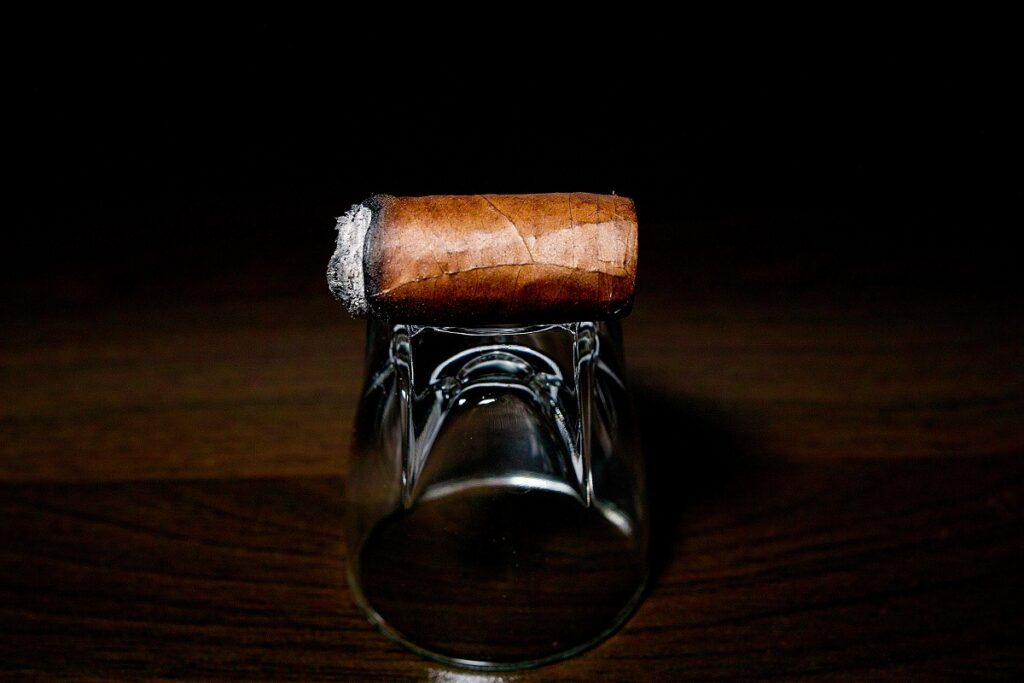 H.アップマン ハーフコロナ/H.Upmann Half Corona Cigar Review|葉巻/シガー初心者の喫煙レビューブログ|喫煙終盤ファイナルサード