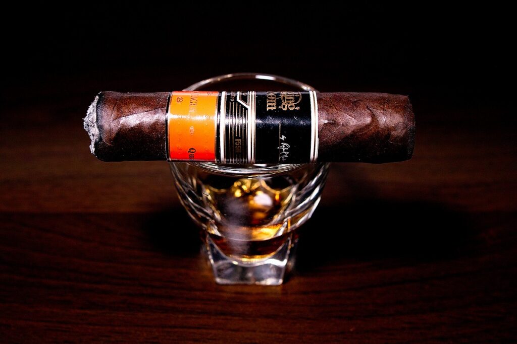 エイジングルーム クワトロ ニカラグア エスプレシーボ/Aging Room Quattro Nicaragua Espressivo Cigar Review｜葉巻/シガー初心者の喫煙レビューブログ｜喫煙中盤セカンドサード