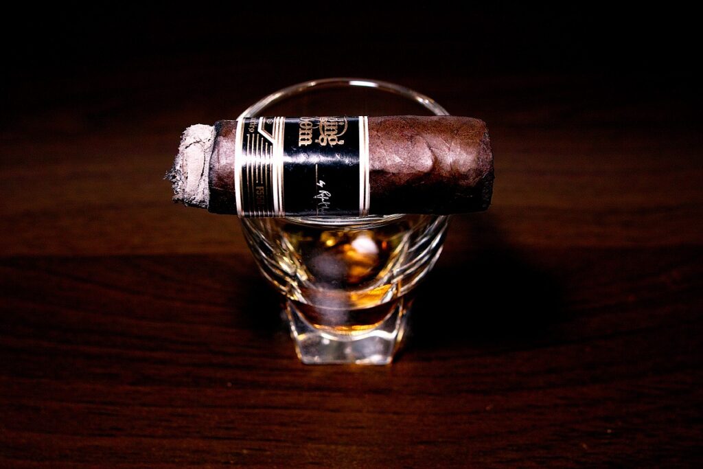 エイジングルーム クワトロ ニカラグア エスプレシーボ/Aging Room Quattro Nicaragua Espressivo Cigar Review｜葉巻/シガー初心者の喫煙レビューブログ｜喫煙終盤ファイナルサード