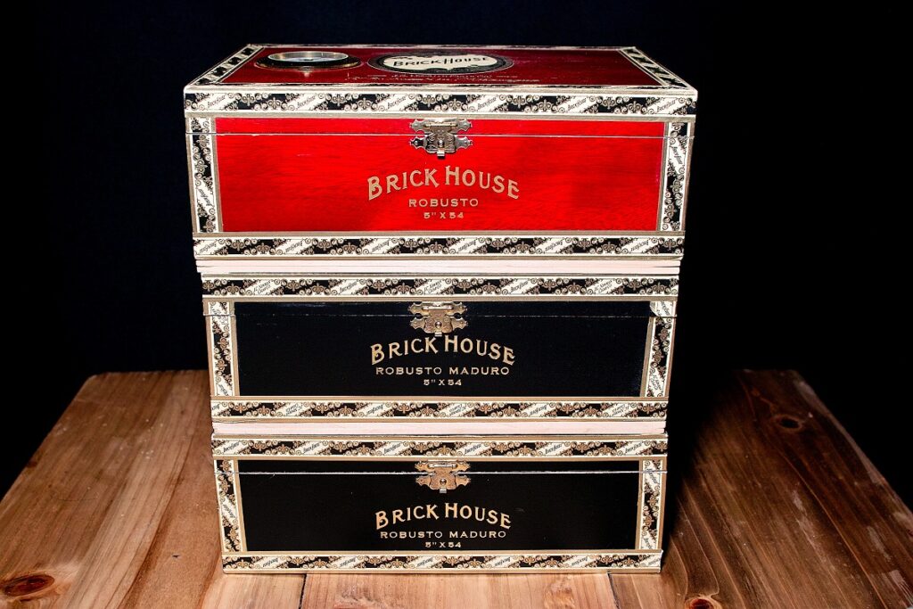 格安！自作ヒュミドール(葉巻保管箱)の作り方｜葉巻/シガー初心者の喫煙レビューブログ｜自作ヒュミドール現況使用報告1