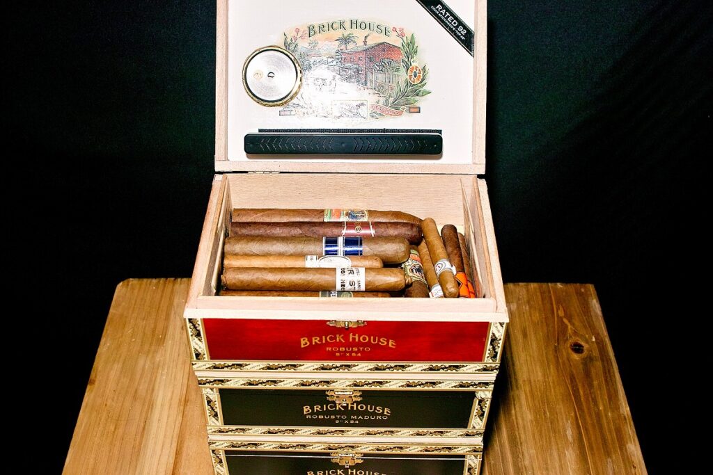 格安！自作ヒュミドール(葉巻保管箱)の作り方｜葉巻/シガー初心者の喫煙レビューブログ｜自作ヒュミドール現況使用報告4