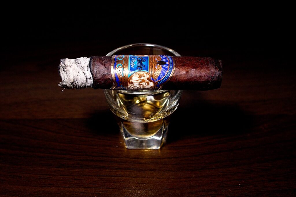 E.P. カリージョ プレッジ プレクエル/E.P. Carrillo Pledge Prequel Cigar Review｜葉巻/シガー初心者の喫煙レビューブログ｜喫煙中盤セカンドサード