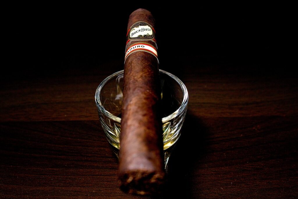 ブリックハウス トロ マデューロ/Brick House Toro Maduro Cigar Review｜葉巻/シガー初心者の喫煙レビューブログ｜ギャラリー5