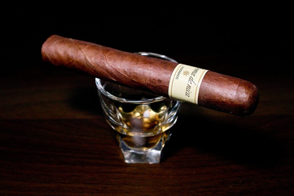 アロマ・デ・ニカ 505/Aroma de nica 505 Cigar Review｜葉巻/シガー初心者の喫煙レビューブログ｜ギャラリー2