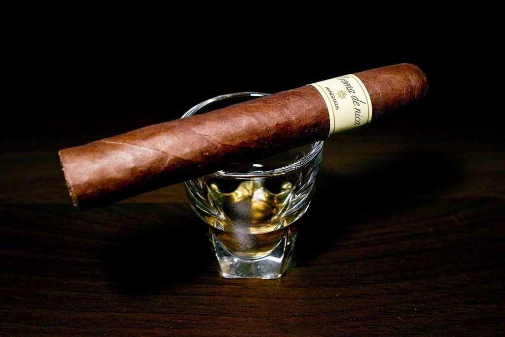アロマ・デ・ニカ 505/Aroma de nica 505 Cigar Review｜葉巻/シガー初心者の喫煙レビューブログ｜ギャラリー3