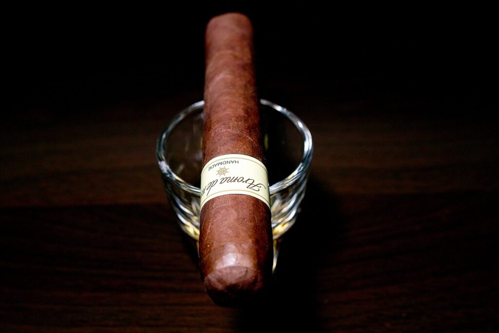 アロマ・デ・ニカ 505/Aroma de nica 505 Cigar Review｜葉巻/シガー初心者の喫煙レビューブログ｜ギャラリー4