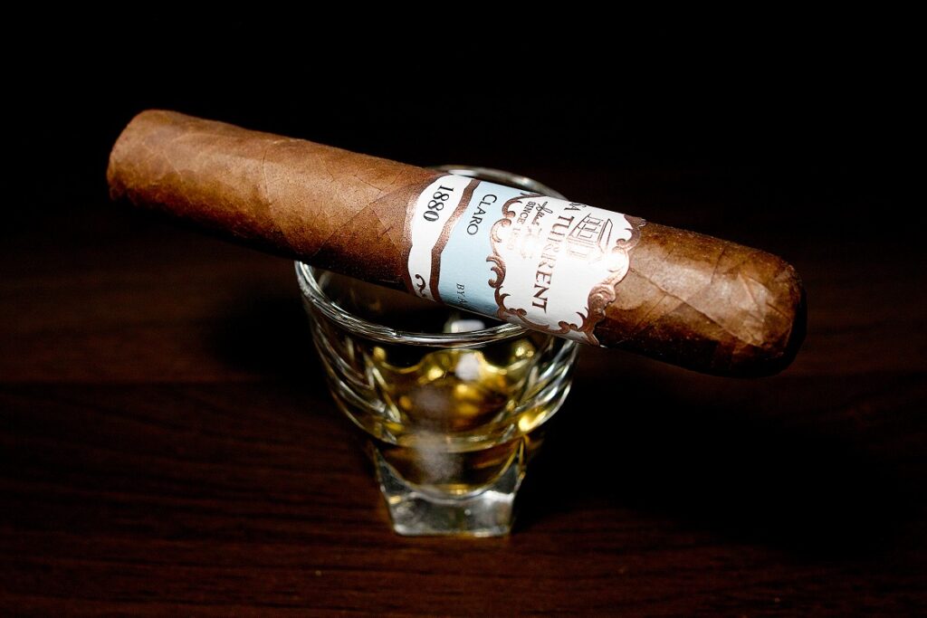 カーサ・トゥラント 1880 クラロ ショートロブスト/Casa Turrent 1880 Claro Short Robusto Cigar Review｜葉巻/シガー初心者の喫煙レビューブログ｜ギャラリー2