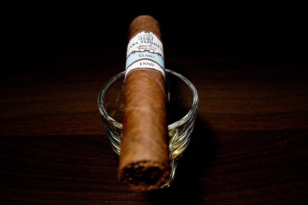カーサ・トゥラント 1880 クラロ ショートロブスト/Casa Turrent 1880 Claro Short Robusto Cigar Review｜葉巻/シガー初心者の喫煙レビューブログ｜ギャラリー5