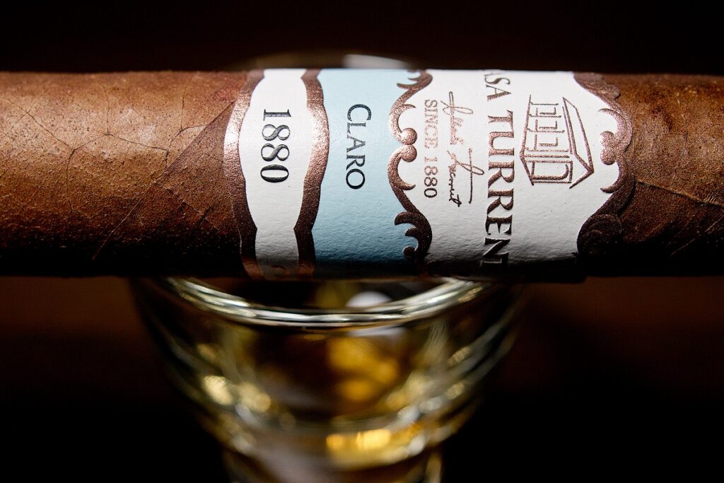 カーサ・トゥラント 1880 クラロ ショートロブスト/Casa Turrent 1880 Claro Short Robusto Cigar Review｜葉巻/シガー初心者の喫煙レビューブログ｜ギャラリー7