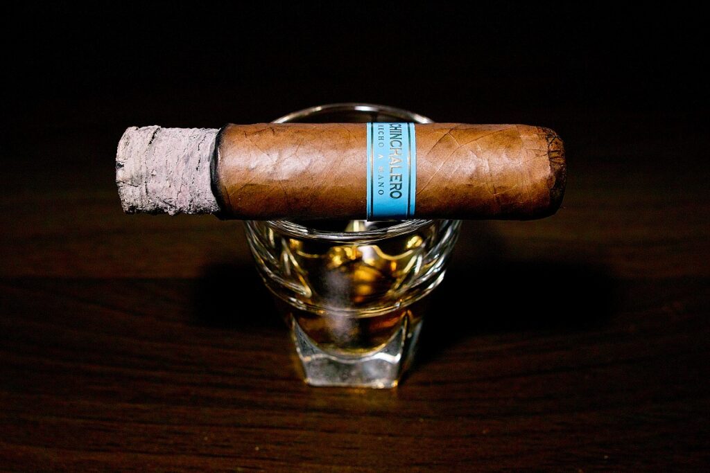 チンチャレロ ペティロブスト (6ヶ月間熟成)/Chinchalero Picadillos (Aged 6 months) Cigar Review｜葉巻/シガー初心者の喫煙レビューブログ｜喫煙序盤の終わり頃ファーストサード