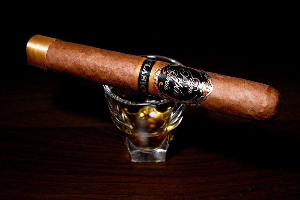 ドン ペピン ガルシア キューバンクラシック トロ 1950/Don Pepin Garcia Cuban Classic Black Toro 1950 Cigar Review｜葉巻/シガー初心者の喫煙レビューブログ｜ギャラリー2