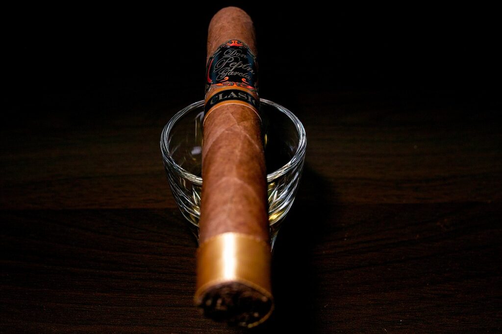 ドン ペピン ガルシア キューバンクラシック トロ 1950/Don Pepin Garcia Cuban Classic Black Toro 1950 Cigar Review｜葉巻/シガー初心者の喫煙レビューブログ｜ギャラリー5
