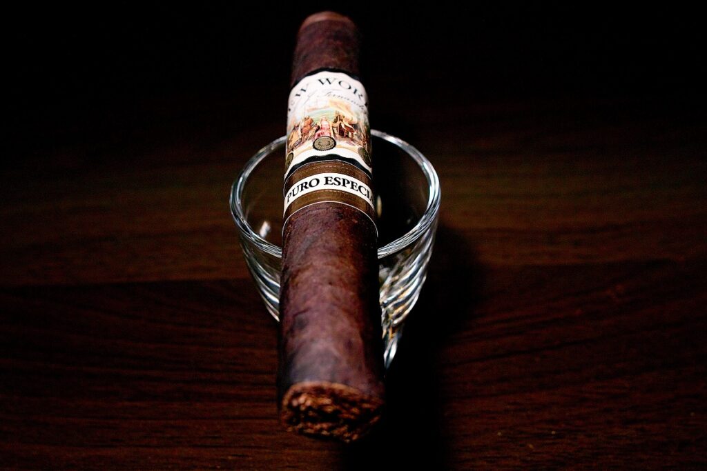 A.J. フェルナンデス ニューワールド プーロエスペシャル ロブスト/A.J. Fernandez New World Puro Especial Robusto Cigar Review｜葉巻/シガー初心者の喫煙レビューブログ｜ギャラリー5