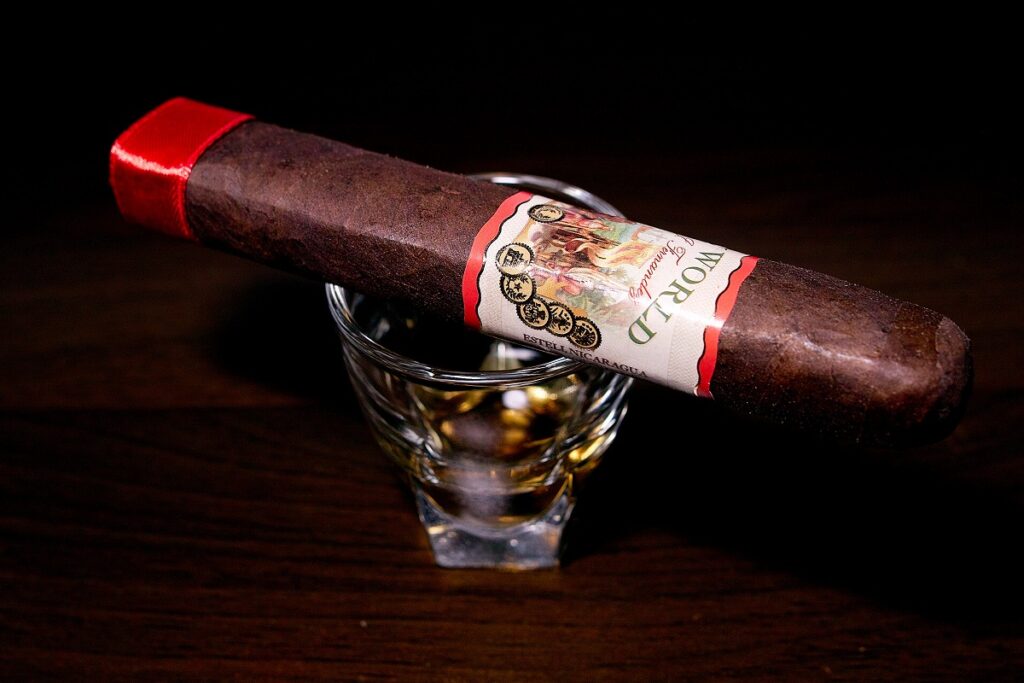 A.J. フェルナンデス ニューワールド オスクーロ ナベガンテ ロブスト/A.J. Fernandez New World Oscuro Robusto Cigar Review｜葉巻/シガー初心者の喫煙レビューブログ｜ギャラリー2